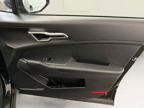 Used 2024 Kia Sportage LX image 32
