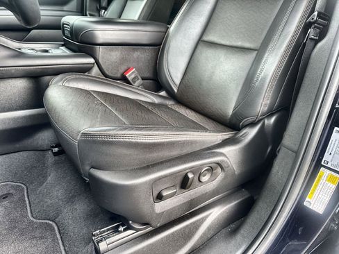 Used 2024 Chevrolet Tahoe High Country w/ Premium Package 2 AWD/4WD image 12