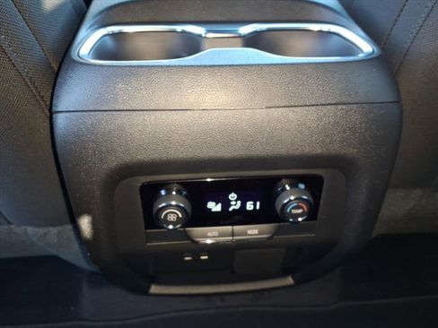 New 2026 Chevrolet Traverse LT image 17