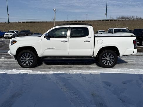 Used 2023 Toyota Tacoma Limited image 10
