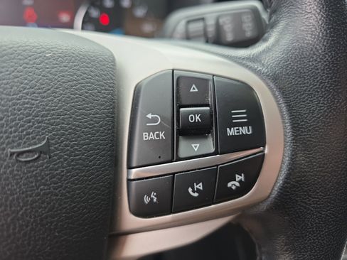 Used 2021 Ford Explorer XLT image 22