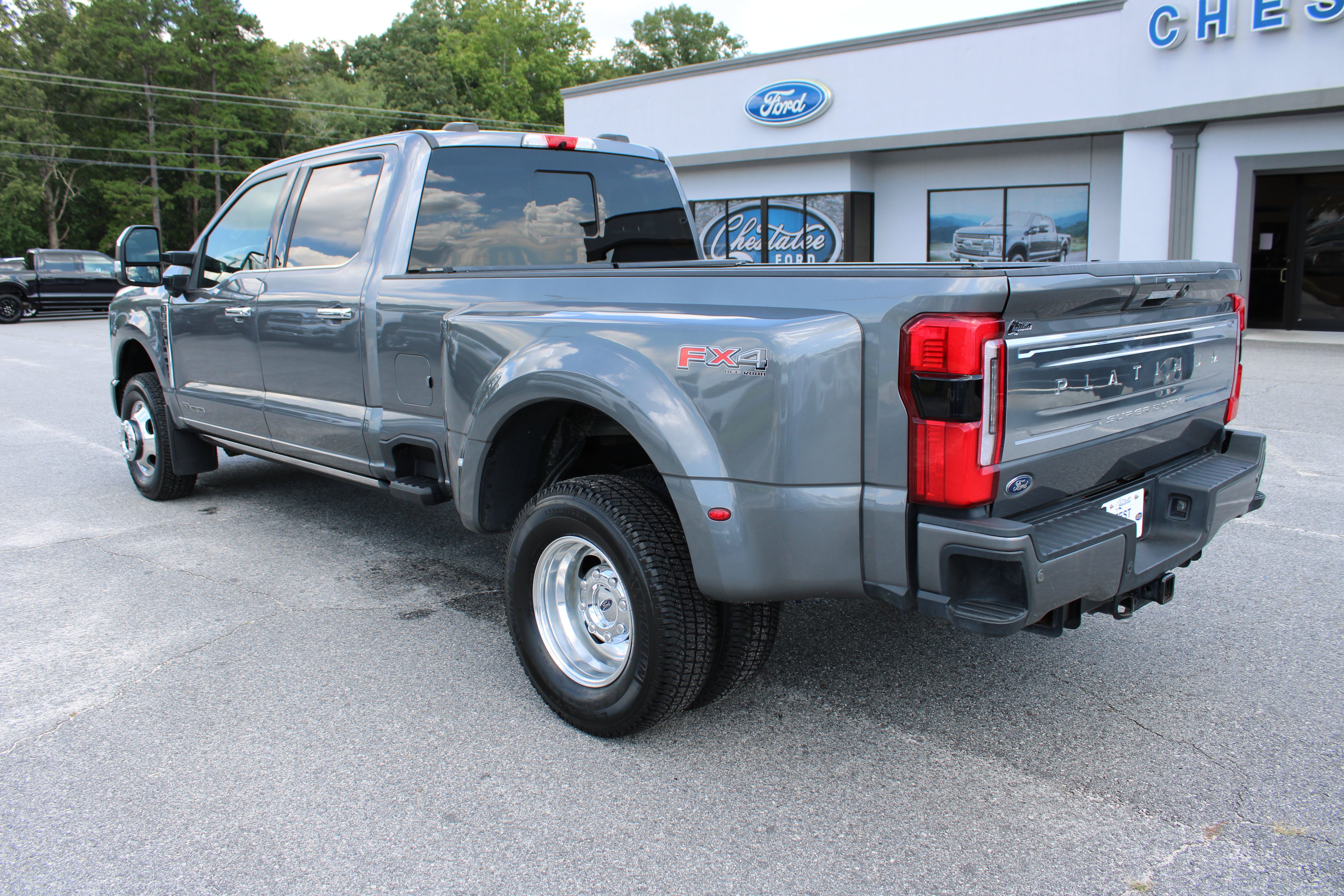 Used 2024 Ford F350 Platinum w/ FX4 Off-Road Package AWD/4WD image 8