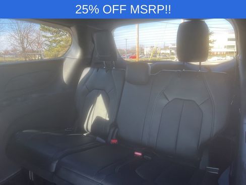 New 2026 Chrysler Pacifica Select image 8