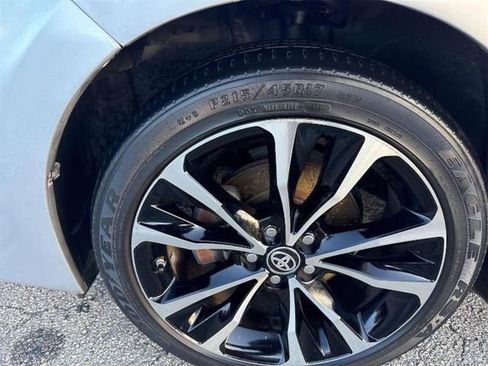 Used 2018 Toyota Corolla SE image 9