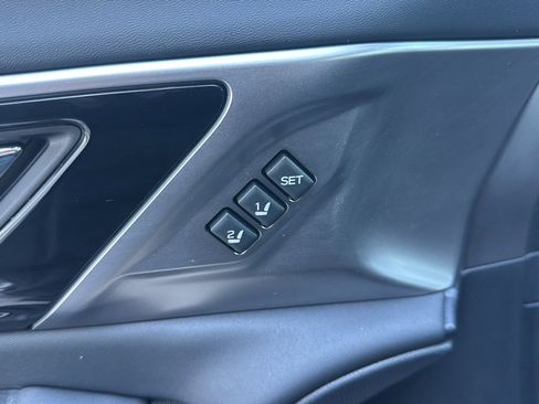 Used 2023 Subaru Outback Touring XT image 17