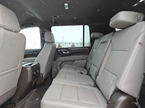 Certified 2024 Chevrolet Suburban Z71 w/ Luxury Package image 29