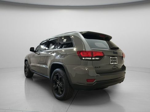 Used 2019 Jeep Grand Cherokee Laredo image 6