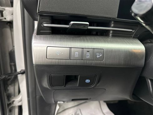 Used 2024 Hyundai Kona SE image 30