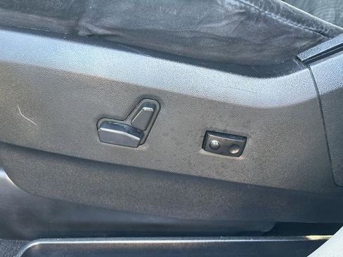 Used 2014 Dodge Grand Caravan SXT image 11