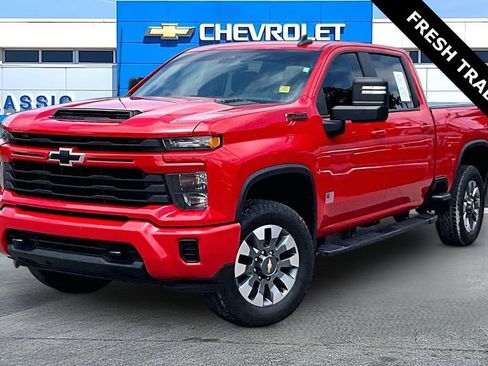 Used 2024 Chevrolet Silverado 2500 LT AWD/4WD image 2
