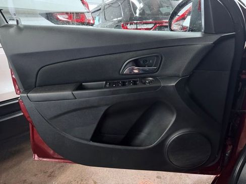 Used 2015 Chevrolet Cruze LT FWD image 11