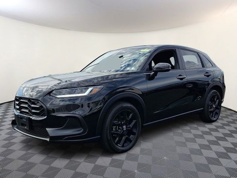 Used 2025 Honda HR-V Sport image 3