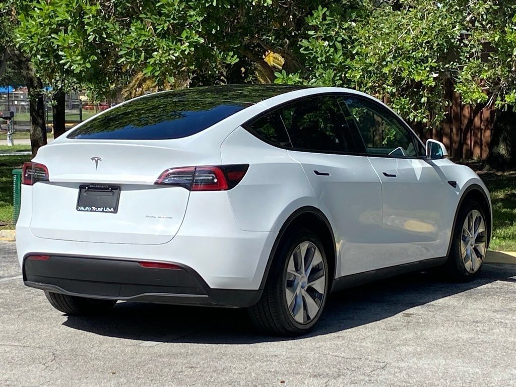 Used 2023 Tesla Model Y Long Range AWD/4WD image 11