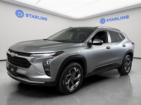 Certified 2024 Chevrolet Trax LT w/ LT Convenience Package image 1