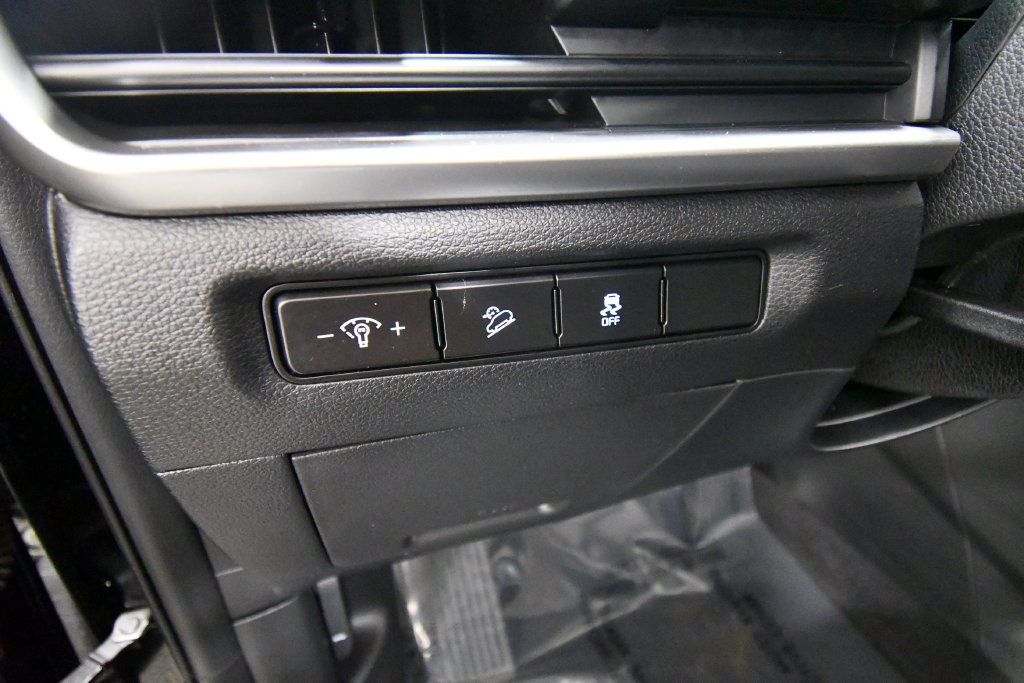 Certified 2024 Kia Telluride S w/ S Sunroof Package AWD/4WD image 20
