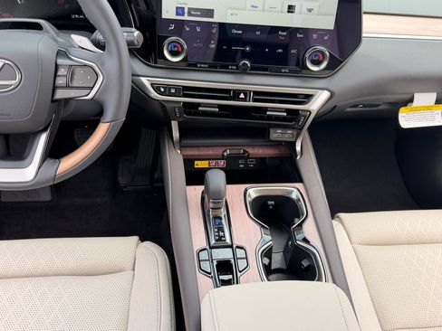 Certified 2026 Lexus RX 350 AWD w/ Convenience Package image 14