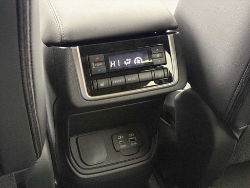 New 2026 Subaru Ascent Limited AWD/4WD image 34