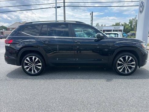 Used 2022 Volkswagen Atlas SE w/ Panoramic Sunroof Package AWD/4WD image 4