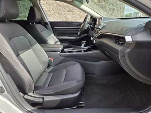 Used 2022 Nissan Altima 2.5 SV w/ SV Premium Package image 19