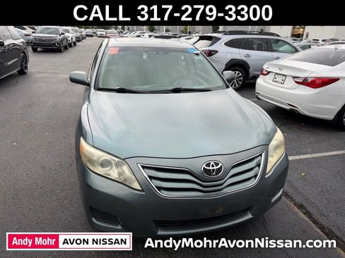 Used 2011 Toyota Camry LE w/ LE Extra-Value Pkg FWD image 2