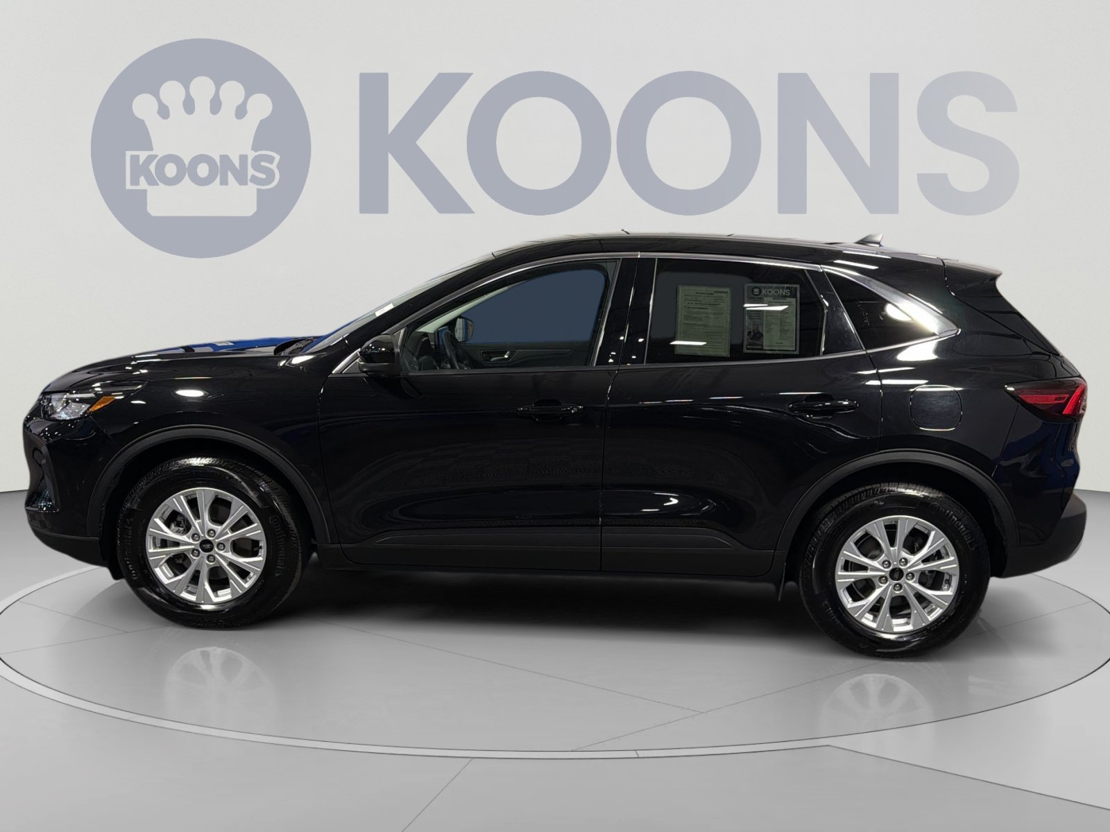 Used 2023 Ford Escape Active w/ Tech Pack #2 AWD/4WD image 2