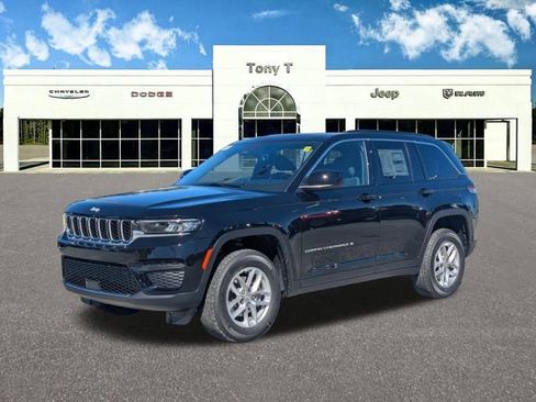 New 2025 Jeep Grand Cherokee Laredo image 3