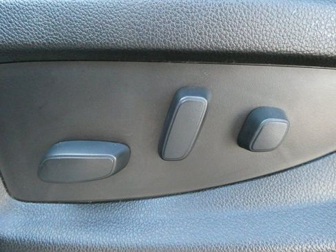 Used 2018 Chevrolet Tahoe LT image 27