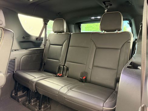 Used 2021 GMC Yukon XL SLT w/ SLT Luxury Plus Package AWD/4WD image 18