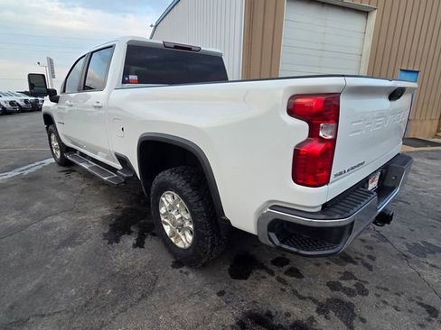 Used 2023 Chevrolet Silverado 2500 LT w/ Convenience Package image 7