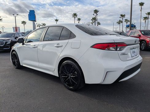 Used 2021 Toyota Corolla LE image 6