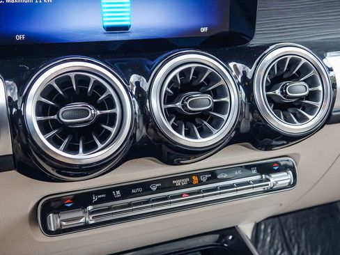 Certified 2025 Mercedes-Benz EQB 300 4MATIC image 53