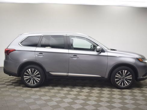 Used 2020 Mitsubishi Outlander SE image 12