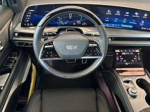 New 2026 Cadillac Vistiq Sport w/ LPO, Floor Liner Package image 14