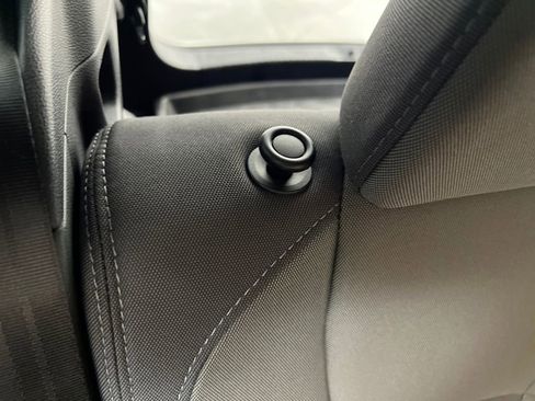 Used 2025 Subaru Crosstrek 2.0i Premium image 18