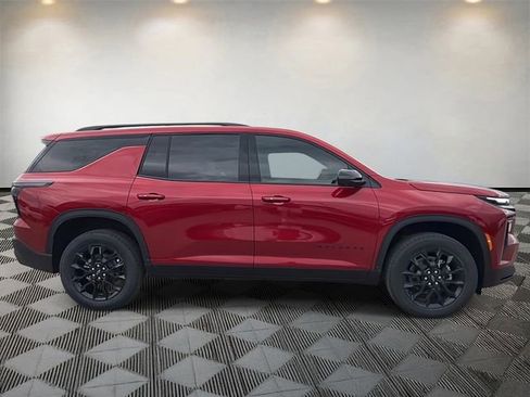 New 2026 Chevrolet Traverse LT w/ Enhanced Driving Package image 4