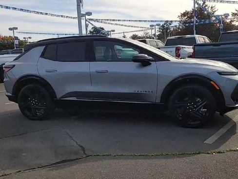 New 2026 Chevrolet Equinox EV RS image 9
