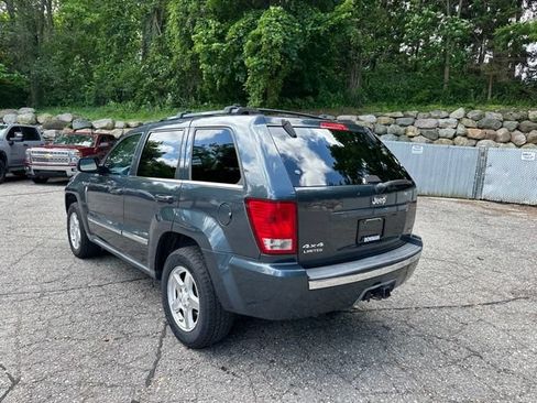Used 2007 Jeep Grand Cherokee Limited w/ Trailer Tow Group IV AWD/4WD image 3