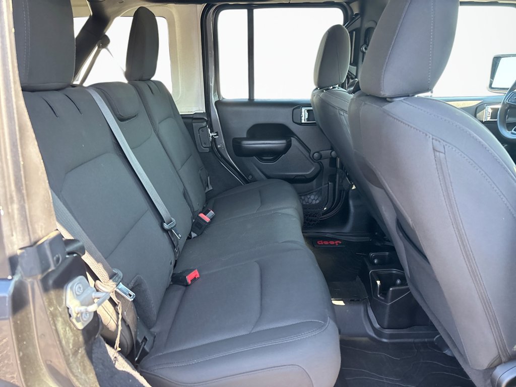 Used 2018 Jeep Wrangler Unlimited Sport AWD/4WD image 16