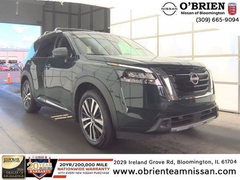 Certified 2025 Nissan Pathfinder Platinum w/ Cargo Package FWD image 1