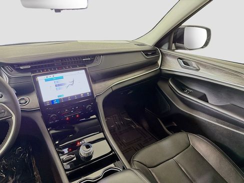 Used 2023 Jeep Grand Cherokee L Limited w/ Luxury Tech Group II image 26