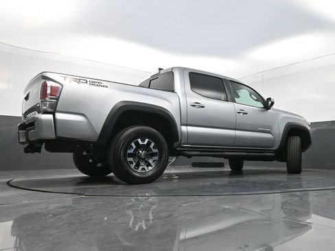 Used 2022 Toyota Tacoma TRD Off-Road w/ Technology Package image 30
