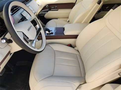 New 2026 Land Rover Range Rover SE image 9
