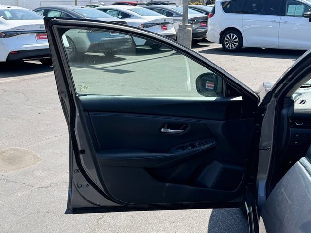 Used 2024 Nissan Sentra SV FWD image 13