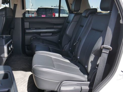 Used 2022 Ford Expedition XLT AWD/4WD image 6