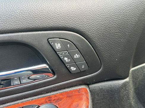 Used 2013 Chevrolet Tahoe LTZ AWD/4WD image 10