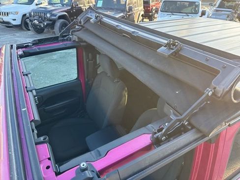 Used 2022 Jeep Wrangler Unlimited Sport image 7