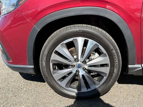 Used 2022 Subaru Ascent Limited image 3