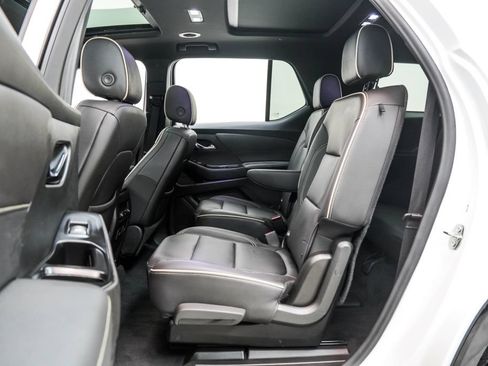 Used 2023 Chevrolet Traverse Premier w/ Redline Edition FWD image 18