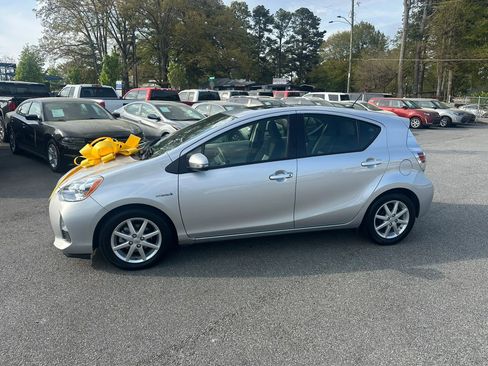 Used 2013 Toyota Prius C Three image 4