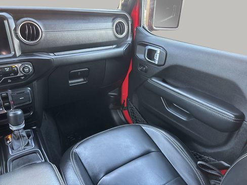 Used 2023 Jeep Wrangler Sahara image 15